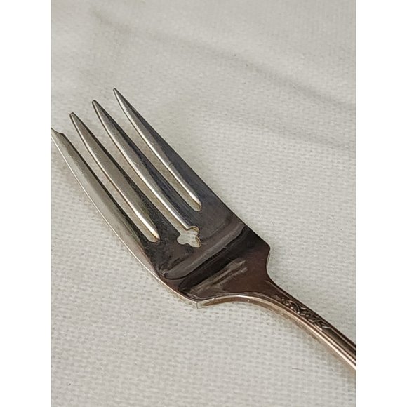 Oneida Queen Bess II Salad Fork 6.5" silverplate clover pierced - Picture 3 of 11